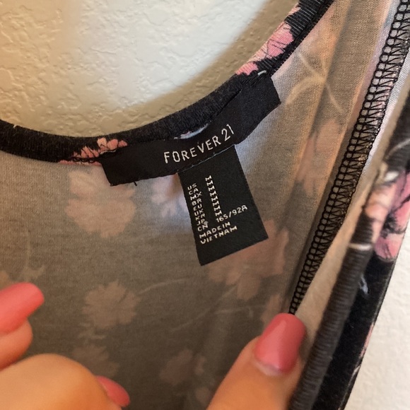 Forever 21 Floral Dress - Picture 3 of 4
